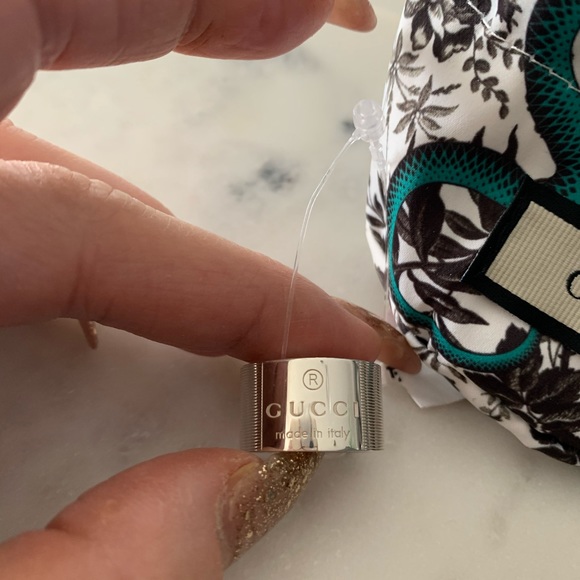 New authentic Gucci wide band ring size 6 sterling silver - Picture 4 of 6